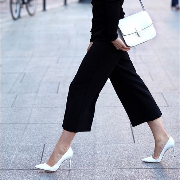 New banana republic white Madison pump heels - Picture 2 of 9